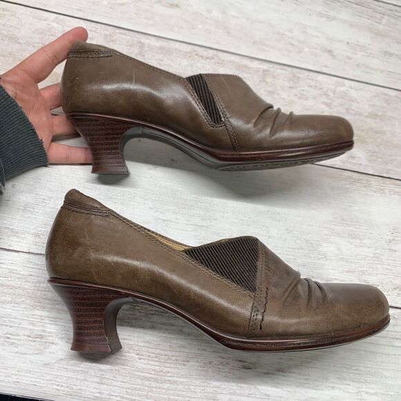 Earth Brown Pleated Leather Daytripper Bark Comfort Slip On Pumps Size 7.5B - Picture 2 of 14